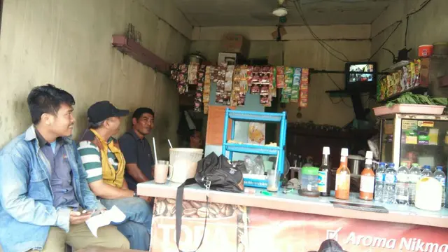 [Bintang] Nobar pernikahan Kahiyang Ayu