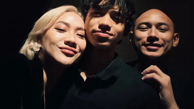 Rambut blonde rapi Bunga Citra Lestari saat Ulang Tahun Noah Sinclair ke-15 . [@itsmebcl]