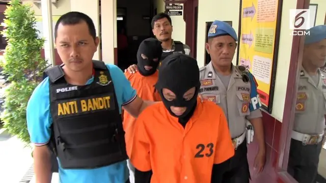 VIDEO: Dua Remaja Dihajar Massa