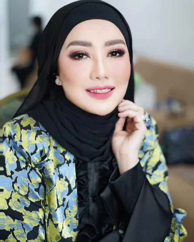 6 Artis ini memutuskan berhijab di tahun 2024, bagian perjalanan spiritual