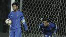 Kiper Timnas Indonesia, Satria Tama, saat mengikuti latihan jelang laga melawan Fiji di Stadion Patriot, Bekasi, Kamis, (31/8/2017). Indonesia akan menjalani laga Persahabatan melawan Fiji. (Bola.com/M Iqbal Ichsan)