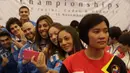 Para atlet dari Italia berfoto bersama jelang pembukaan Kejuaraan Dunia Karate Junior, Cadet dan U-21 di Indonesia Convetion Exhibition (ICE), Bumi Serpong Damai, Tangerang, Kamis (12/11/2015). (Bola.com/Vitalis Yogi Trisna)