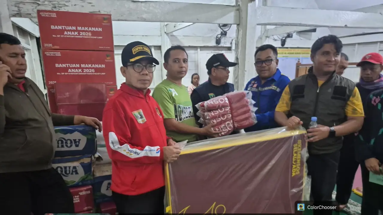 Kemensos Salurkan Bantuan Korban Banjir Bandang di Kota Padang