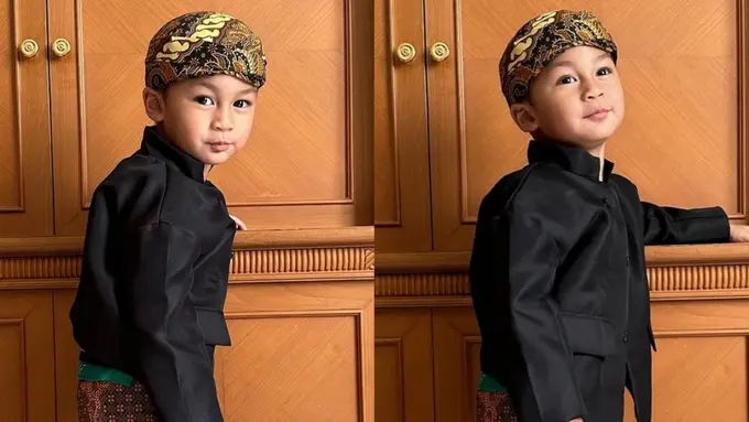 Potret Kiano Tiger Anak Baim Wong saat Mengenakan Baju Adat Jawa