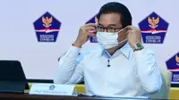 Juru Bicara Satgas COVID-19 Wiku Adisasmito memaparkan hasil analisis Tim Pakar Satgas soal kematian pasien COVID-19 dilihat usia dan riwayat komorbid saat konferensi pers di Kantor Presiden, Jakarta, Selasa (15/12/2020). (Biro Pers Sekretariat Presiden)