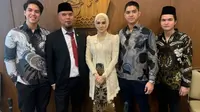 Potret Kedekatan Mulan Jameela dengan Putra Sambungnya, Ikut Gladi Persiapan Siraman Al Ghazali