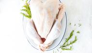 How to defrost a turkey correctly. (Photo: Hayley Ryczek/Unsplash)