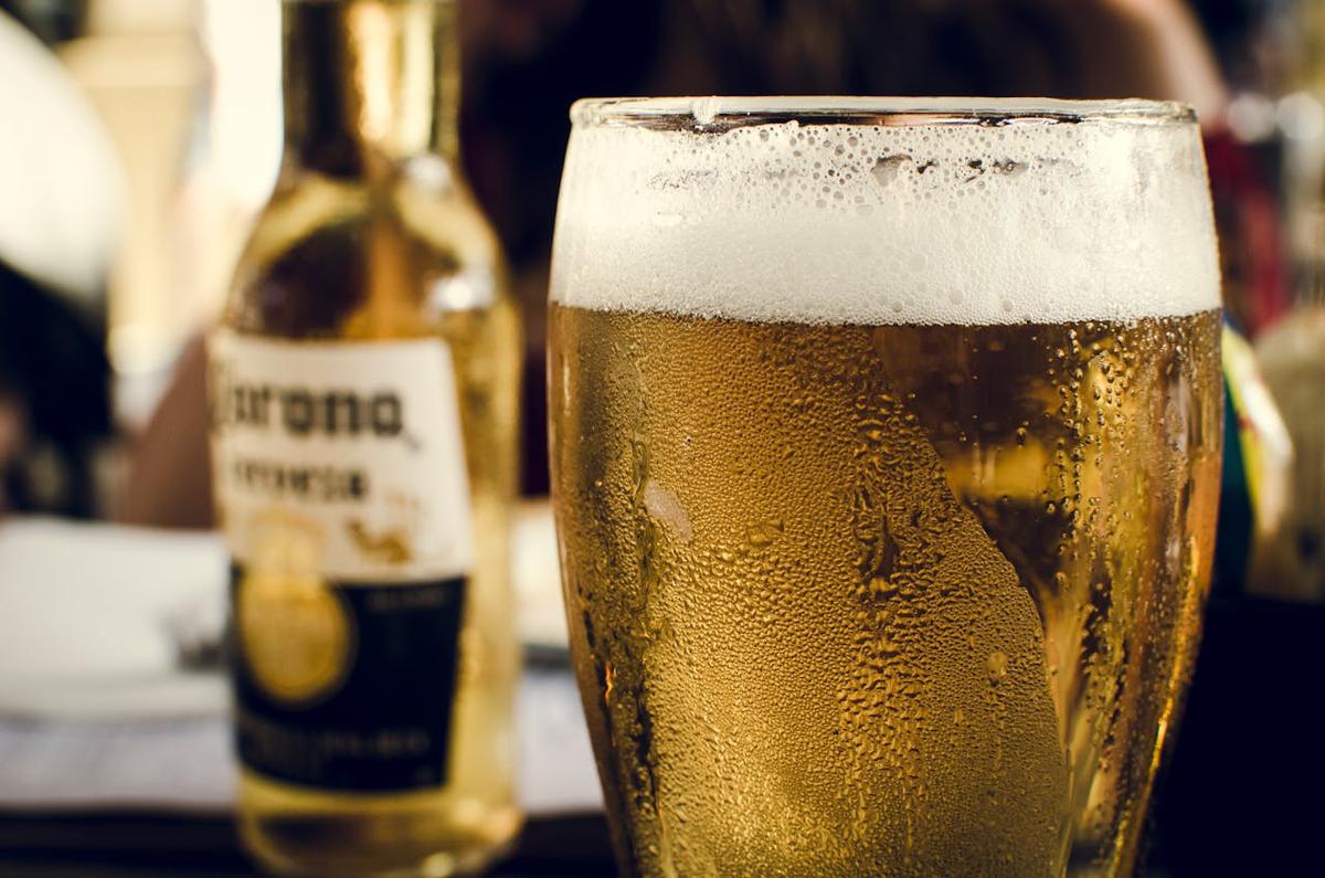 Ilustrasi Alkohol