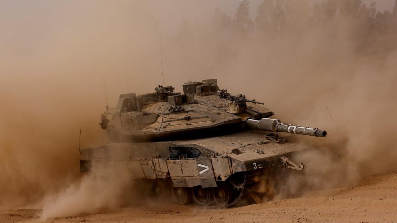 Rekaman Video Brigade Al-Qassam Permalukan Israel, dengan Santai Letakkan Bom di Tank Zionis Tanpa Terdeteksi lalu Meledak