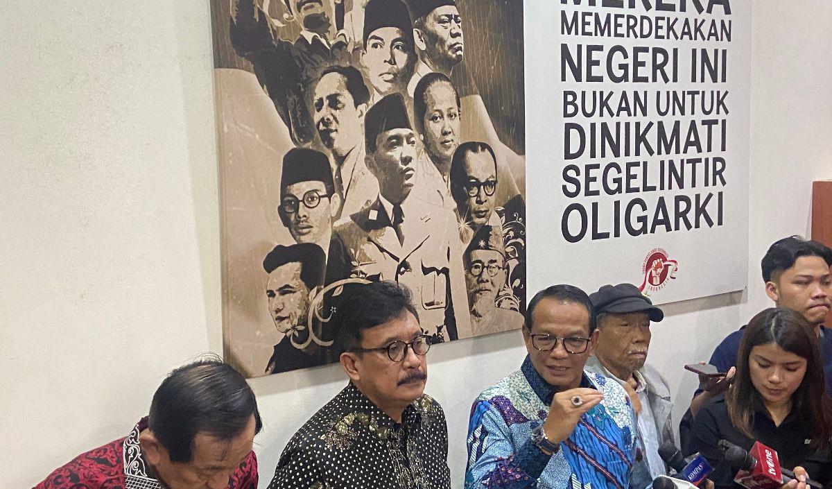 Meski demikian, bila putusan MK justru semakin melunturkan semangat demokrasi, Agus memastikan dirinya dan F-PDR akan tetap bersuara dan melakukan kerja kerakyatan agar demokrasi tidak punah di Indonesia.