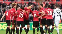 Pogba - Ibrahimovic Bawa MU Akhiri Tren Minor di Premier League