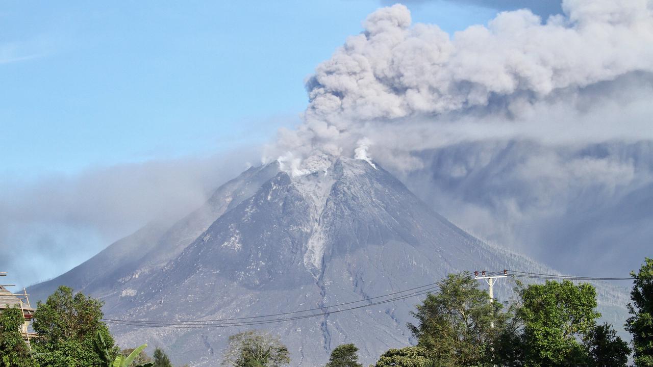 Dua Penerbangan Banda Aceh-Medan Terdampak Erupsi Gunung Sinabung