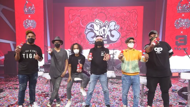 Slank saat peluncuran Vape Poppies Lane Memory