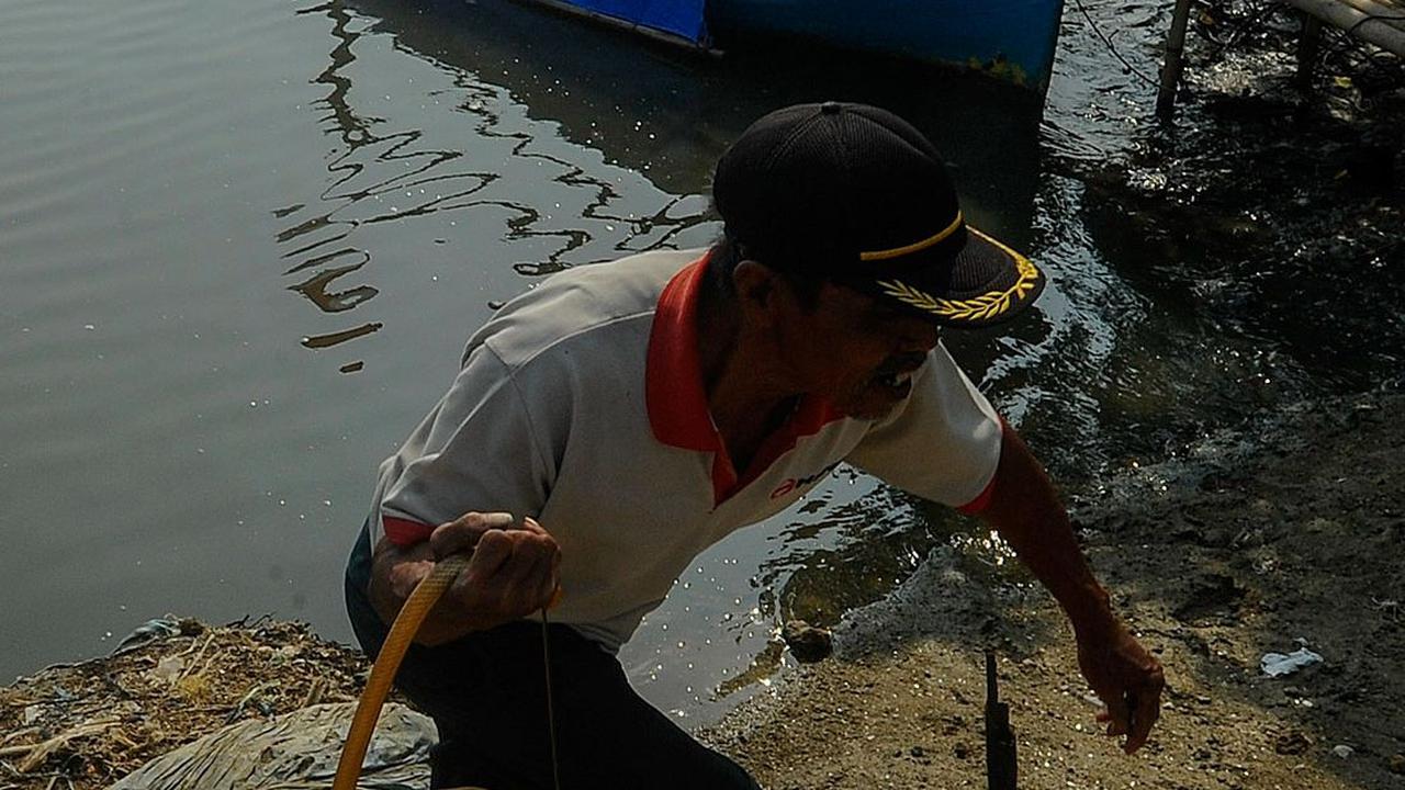 Kondisi ini membuat hasil laut mereka tak sesuai harapan hingga sempat membuat mereka terkadang merugi.