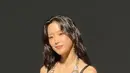 Moon Ga Young terlihat menawan mengenakan bra dan panties hitam di balik dress kristal yang dikenakan [@m_kayoung]