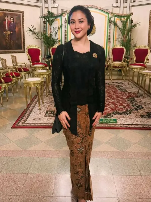 Sherina Munaf  Saat Ikut Acara Satu Suro di Solo/Instagram @sherinamunaf