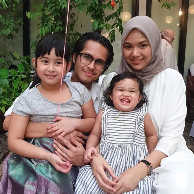Jarang Terekspos, Ini 6 Potret Raka Widyarama Anak Rano Karno