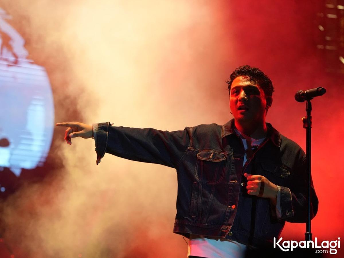 10 Potret Sal Priadi Sukses Bikin Penonton KLBB BRI Festival 2025 Menangis, Terlarut dalam Emosi