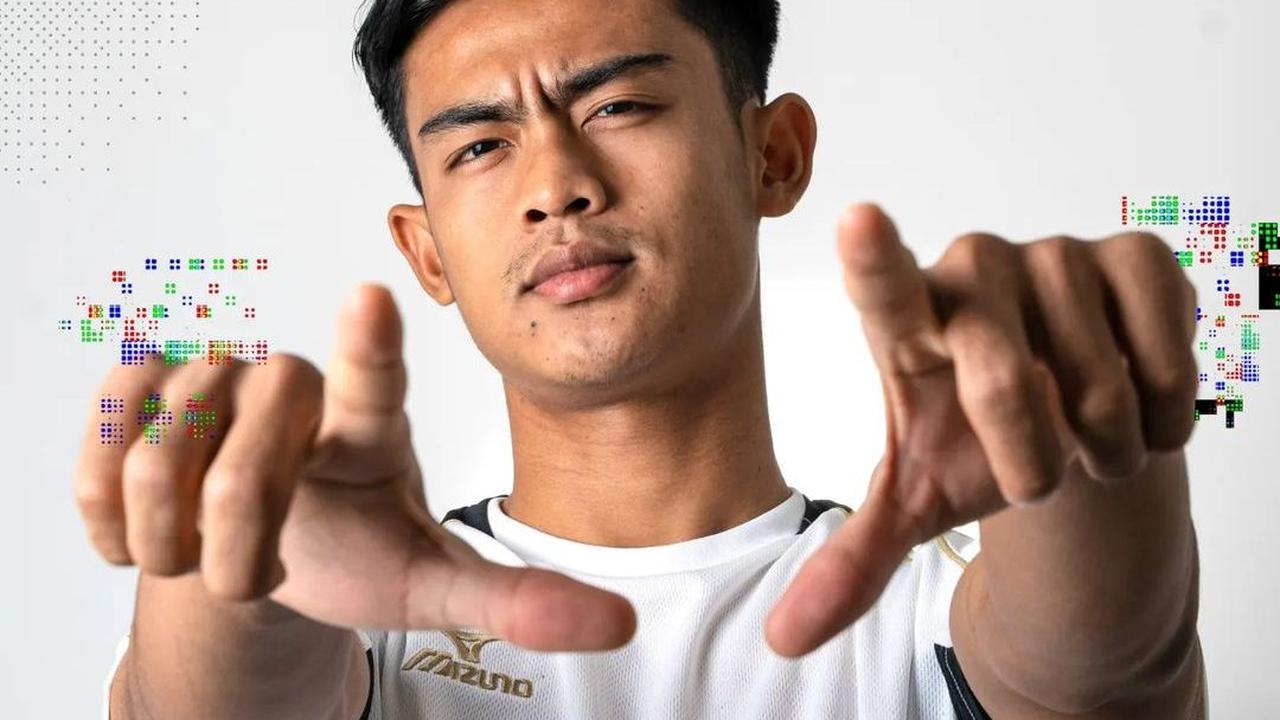 Arhan masuk jadi bagian Timnas Indonesia di tahun 2021. Titik inilah yang membuat namanya semakin dikenal luas dan bakatnya jadi perhatian. Terbukti akun Instagramnya kini memiliki 3,5 juta pengikut.