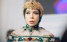Cantik dan Elegan, Gaya Kondangan Melly Goeslaw, Tampil Beda dengan Gaun Bertabur Permata