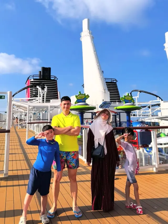 Nycta Gina saat Liburan Naik Kapal Pesiar. [@missnyctagina]