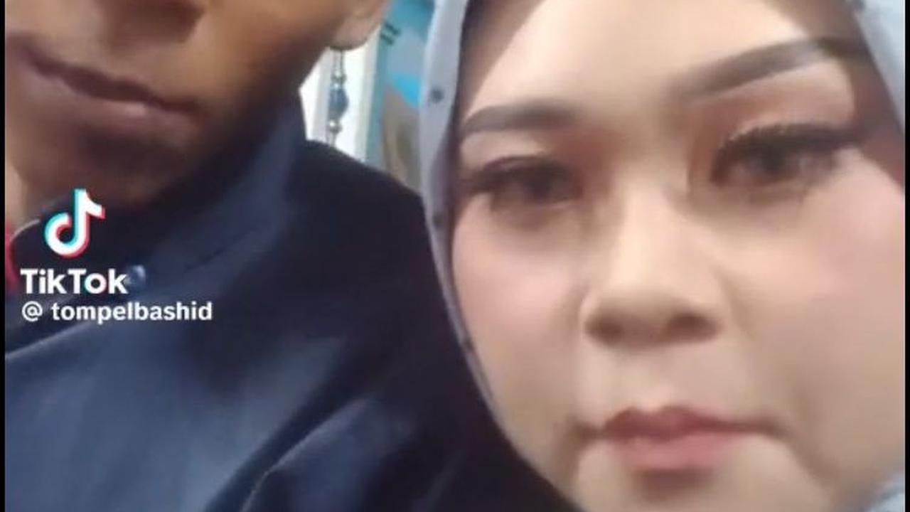 Awalnya, pengantin wanita dan laki-laki tampak dalam video. Pengantin wanita ini kemudian mengatakan "Bu, aku kasih tau ya," ujarnya sambil berjalan dan memposisikan kamera belakangnya.