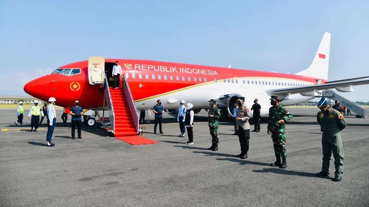 Penampakan Pesawat Kepresidenan Merah-Putih
