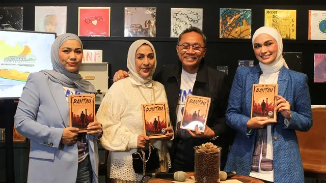 Futri Zulya dan Zita Anjani meluncurkan novel Rantau