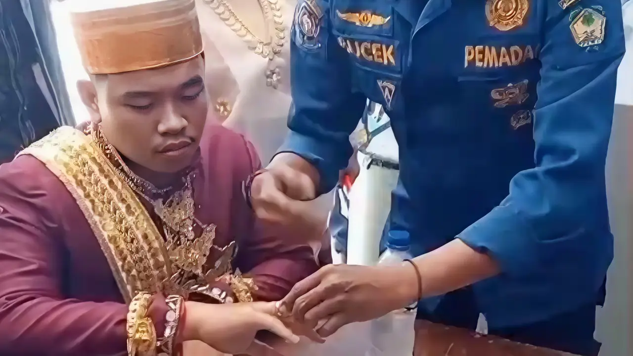 Cerita Pengantin Pria Buru-buru ke Damkar Usai Ijab Kabul