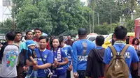 Penasaran Buktikan Keberadaan ZZ54, Bobotoh Padati Siliwangi