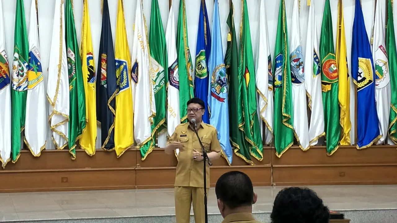 Mendagri Tjahjo Kumolo saat melantik Plt Gubernur Aceh (Liputan6.com/Lizsa Egeham)