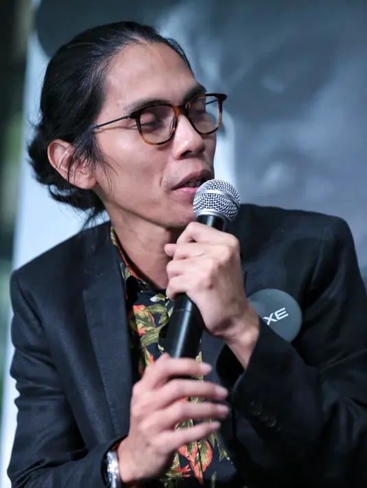 Lelaki yang mengawali karier sutradaranya dari film 'Foto Kotak dan Jendela' tahun 2006 itu juga sering kali menanggap basi pertanyaan tentang pesan moral dalam sebuah film. (Adrian Putra/Bintang.com)