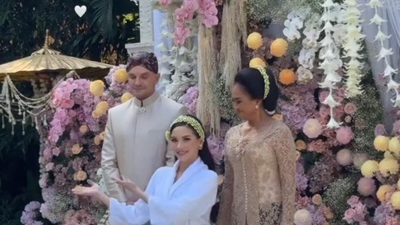 Potret Cantik Menawan Alyssa Daguise di Momen Siraman Jelang Pernikahan, Aura Pengantin Kian Bersinar