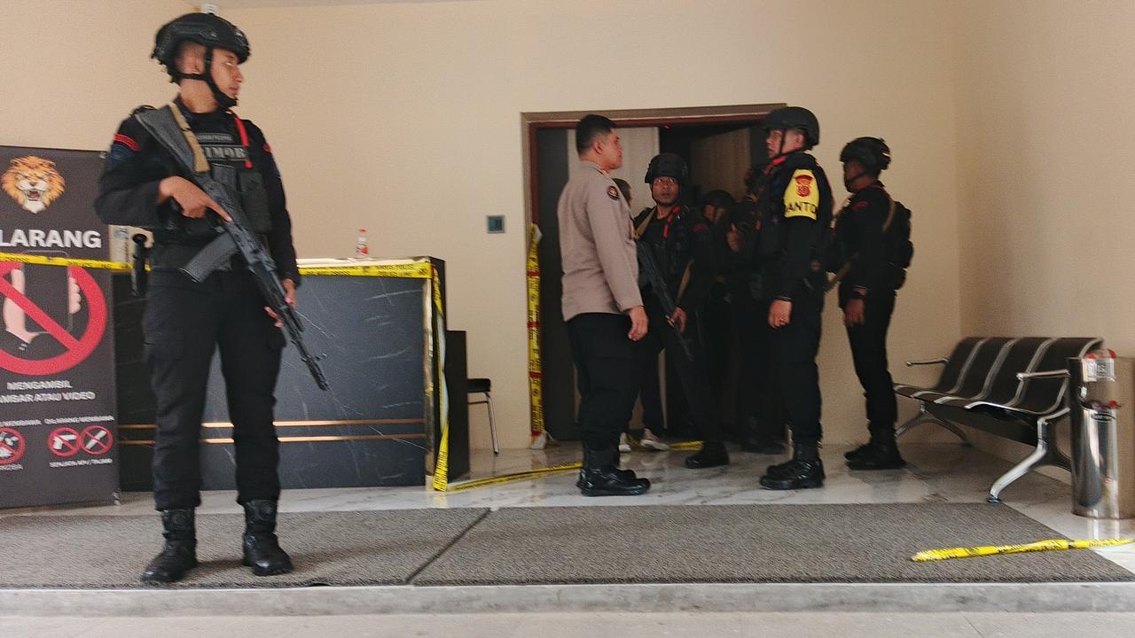 Polisi Bongkar Markas Judi Berkedok Lapangan Futsal di Bandung, Begini Penampakannya