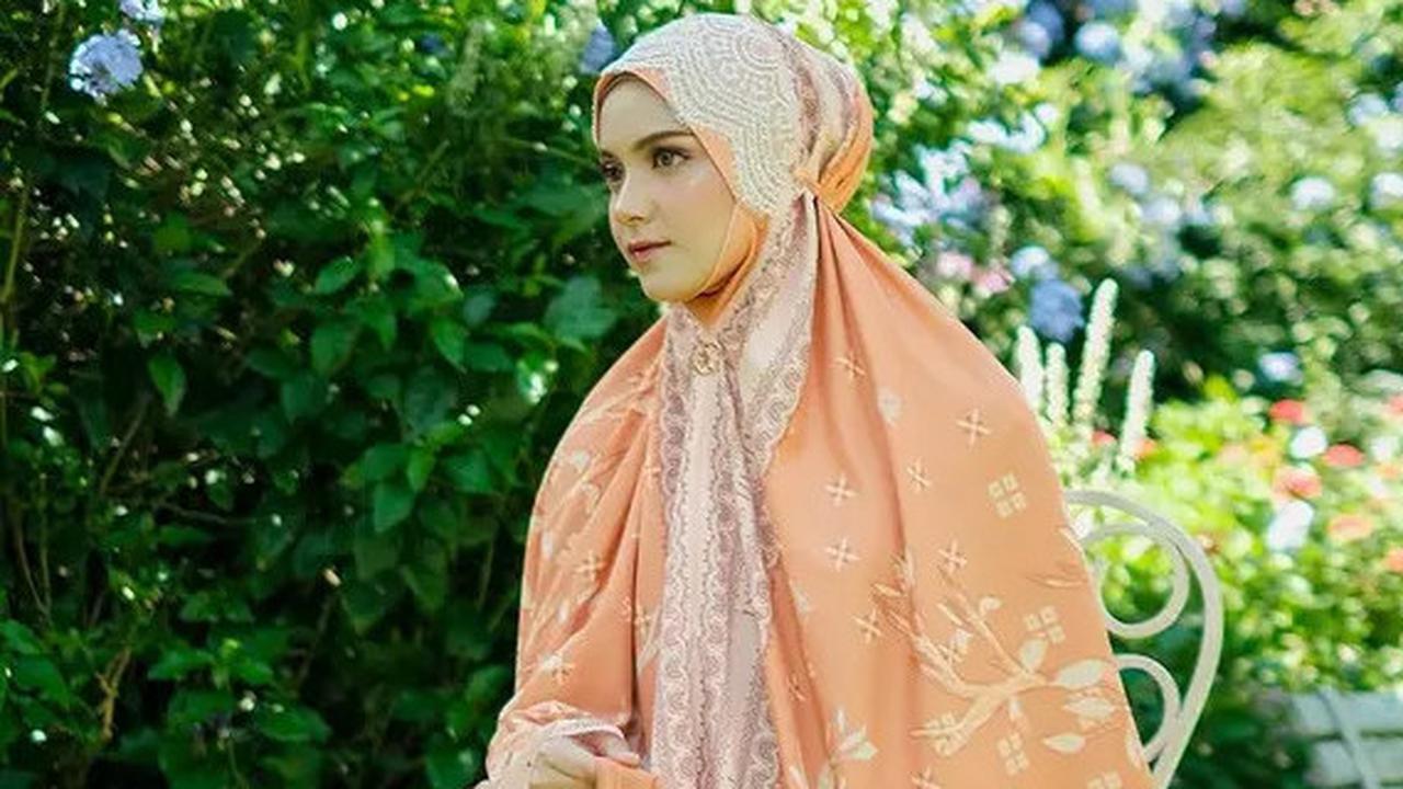 5 Model Mukena Menawan 2025, Membuat Penampilan Semakin Anggun dan Elegan