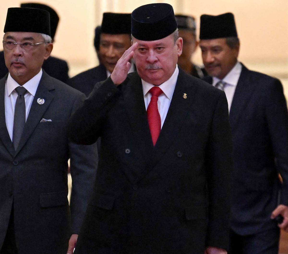 Putri Sultan Ibrahim, Tun Aminah, merupakan ketua Berjaya Rail dan Berjaya Corp. Konglomerat yang dikendalikan oleh taipan Malaysia Vincent Tan.