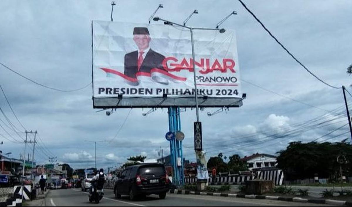 Patrinus menilai, baliho raksasa tersebut tidak tidak menyalahi aturan. Namun, apabila ada pihak yang melapor, dia menghormati<br>