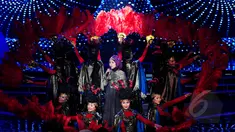 Jebolan Dangdut Academy, Lesti saat memeriahkan malam puncak Puteri Muslimah 2015 di Studio 6 Emtek City, Jakarta, Rabu (13/5) malam. (Liputan6.com/Faisal R Syam)
