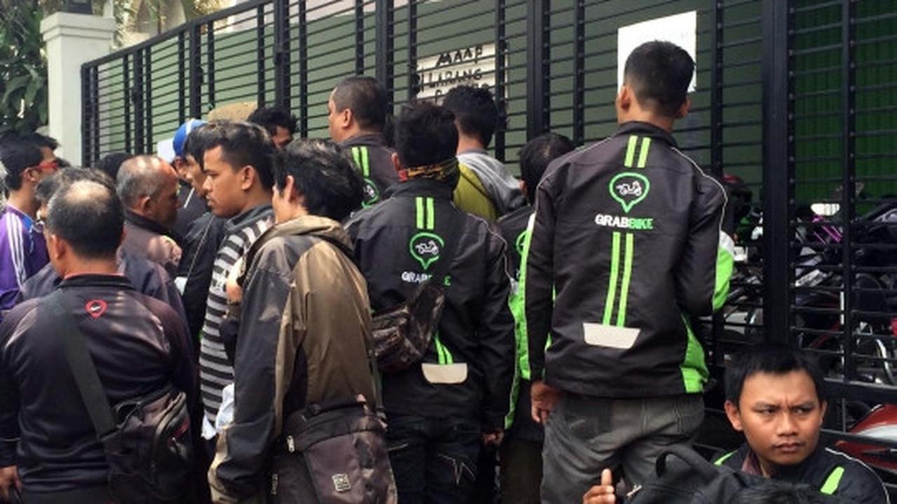Ratusan pengojek geruduk kantor GrabBike tuntut kejelasan gaji