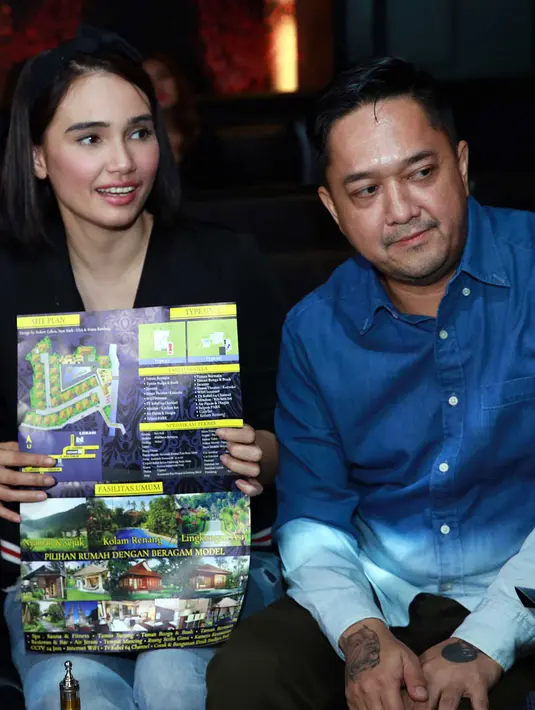 Dikabarkan Franky akan membelikan sebuah villa sebagai hadiah pernikahan yang akan segera dihelat beberapa bulan januari mendatang. (Deki Prayoga/Bintang.com)