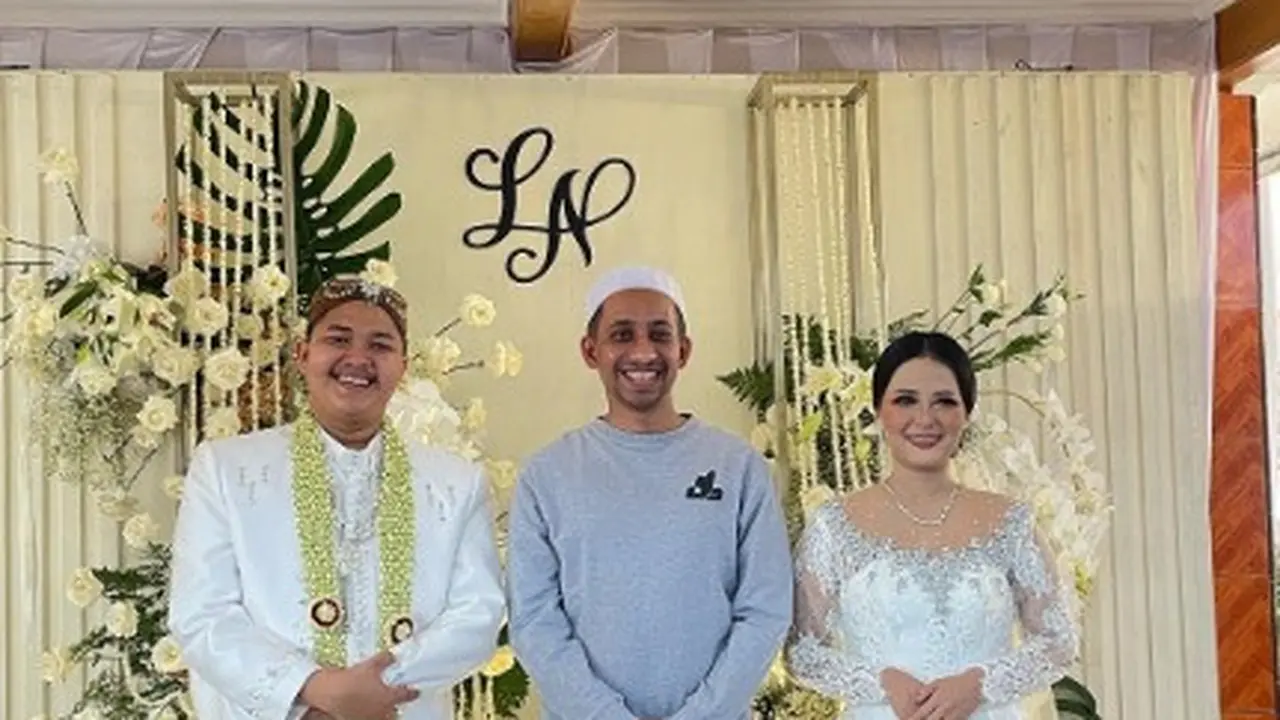 Nopek Novian resmi menikah dengan Yulia Lorena. (Instagram)