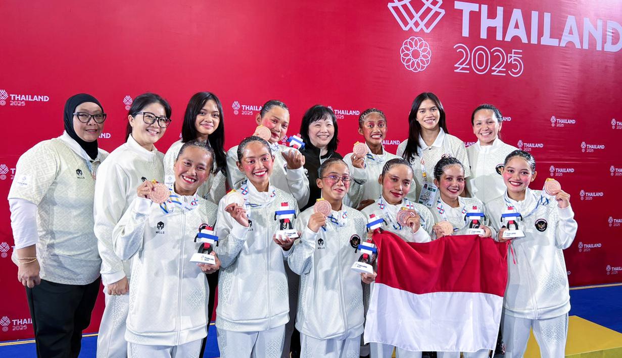Sementara, medali perunggu pertama diberikan oleh tim renang artistik Indonesia dalam perlombaan yang digelar di Aquatic Center, Assumption University, Bangkok. (Dok. Akuatik Indonesia)
