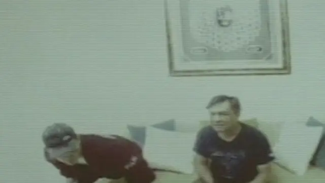 Rekaman Penangkapan Pejabat Bea Cukai Penerima Suap