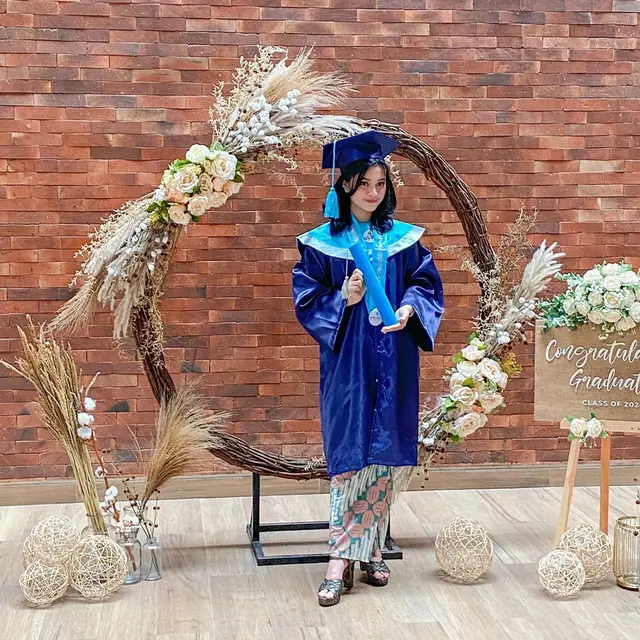 7 Potret Kelulusan Yoriko Angeline, Dapat Beasiswa Sejak SD Hingga Lulus SMA