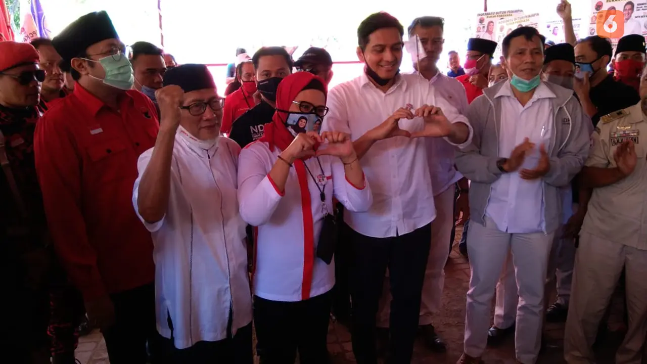 Nina Agustina Da'i Bachtiar dan Lucky Hakim mendatangi KPU Indramayu (Panji/Liputan6.com)