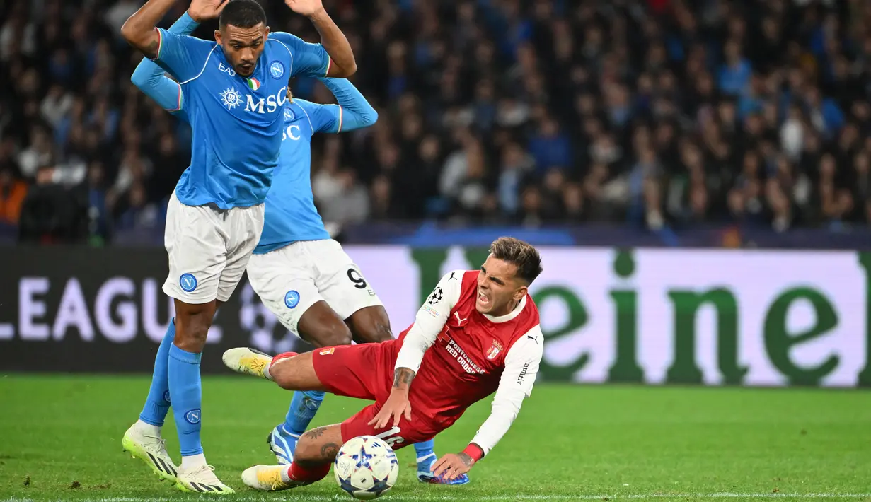 <p>Sementara bagi Sporting Braga yang memerlukan kemenangan untuk lolos, hasil imbang ini membuat tetap di posisi ketiga klasemen dengan poin 4 dari enam laga. (Alberto PIZZOLI / AFP)</p>