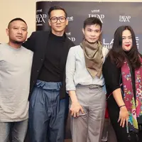 Desainer Sapto Djojokartiko, Mel Ahyar, Toton Januar dan Auguste Soesastro. (Image: lakmemakeup/instagram)