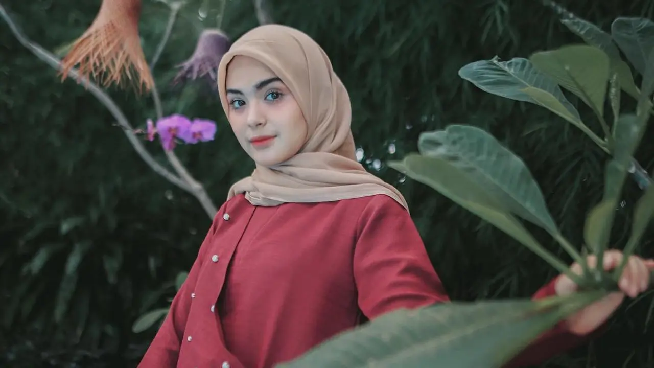 [Bintang] Vebby Palwinta