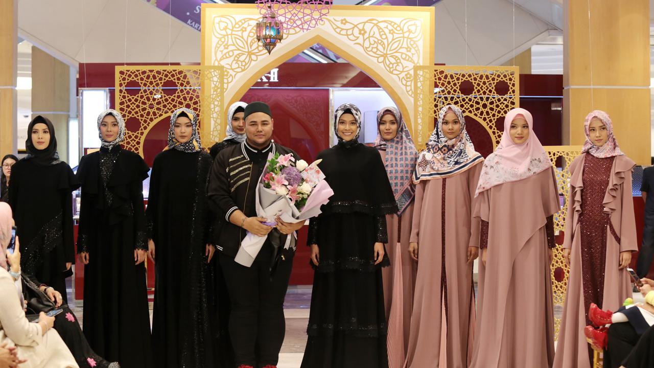 Tampil Syar'i dan Stylish di Hari Lebaran dengan Busana Ivan Gunawan