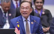 Ribuan Warga Malaysia Turun ke Jalan dengan Busana Serba Hitam, Protes Kepemimpinan Anwar Ibrahim